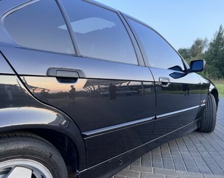 Черный БМВ 3 Серия, объемом двигателя 1.8 л и пробегом 254 тыс. км за 3399 $, фото 4 на Automoto.ua