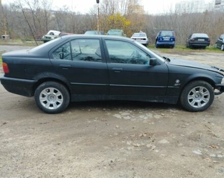 Черный БМВ 3 Серия, объемом двигателя 0 л и пробегом 250 тыс. км за 1000 $, фото 7 на Automoto.ua