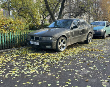Черный БМВ 3 Серия, объемом двигателя 2 л и пробегом 370 тыс. км за 3300 $, фото 1 на Automoto.ua
