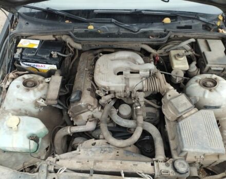 Черный БМВ 3 Серия, объемом двигателя 0 л и пробегом 250 тыс. км за 1000 $, фото 12 на Automoto.ua