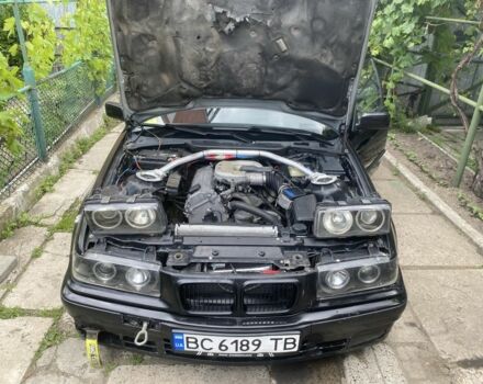Чорний БМВ 3 Серія, об'ємом двигуна 1.6 л та пробігом 480 тис. км за 2500 $, фото 1 на Automoto.ua