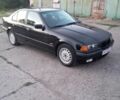 Чорний БМВ 3 Серія, об'ємом двигуна 1.8 л та пробігом 197 тис. км за 2500 $, фото 1 на Automoto.ua