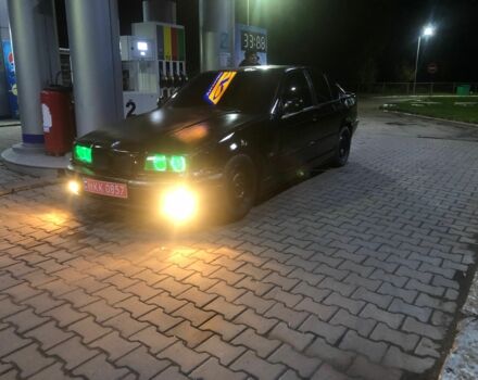 Чорний БМВ 3 Серія, об'ємом двигуна 2 л та пробігом 300 тис. км за 1550 $, фото 7 на Automoto.ua