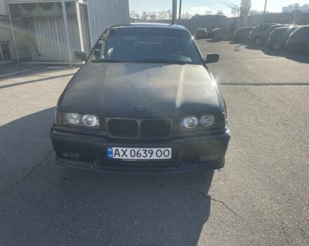 Черный БМВ 3 Серия, объемом двигателя 2 л и пробегом 300 тыс. км за 4500 $, фото 4 на Automoto.ua