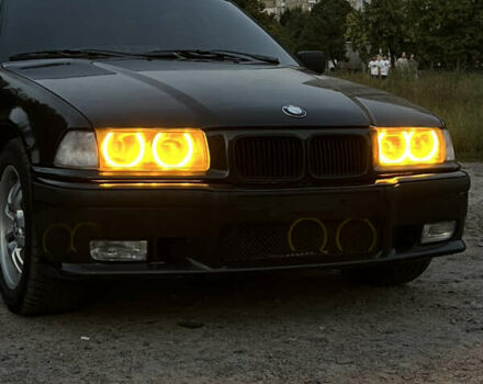 Чорний БМВ 3 Серія, об'ємом двигуна 2 л та пробігом 410 тис. км за 2800 $, фото 4 на Automoto.ua