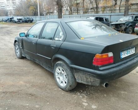 Черный БМВ 3 Серия, объемом двигателя 0 л и пробегом 250 тыс. км за 1000 $, фото 5 на Automoto.ua