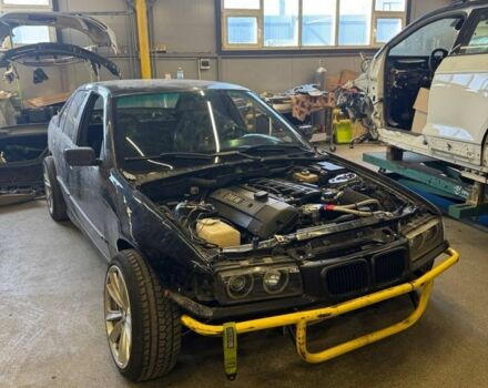 Черный БМВ 3 Серия, объемом двигателя 2 л и пробегом 20 тыс. км за 8500 $, фото 7 на Automoto.ua