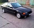Черный БМВ 3 Серия, объемом двигателя 1.8 л и пробегом 197 тыс. км за 2500 $, фото 1 на Automoto.ua