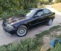 Черный БМВ 3 Серия, объемом двигателя 1.8 л и пробегом 300 тыс. км за 1200 $, фото 4 на Automoto.ua