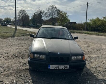 Черный БМВ 3 Серия, объемом двигателя 0 л и пробегом 420 тыс. км за 840 $, фото 1 на Automoto.ua