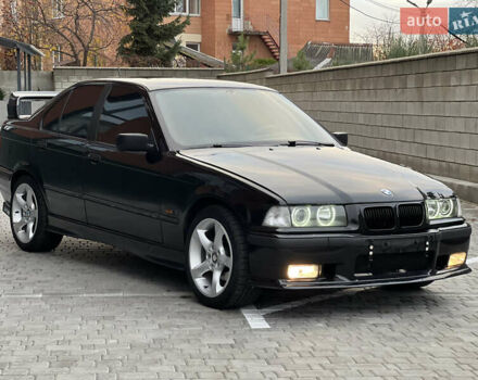 Чорний БМВ 3 Серія, об'ємом двигуна 2.5 л та пробігом 337 тис. км за 3999 $, фото 1 на Automoto.ua