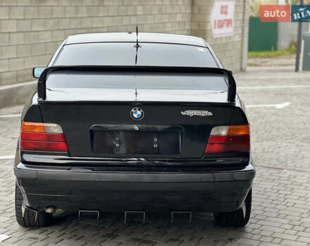 Чорний БМВ 3 Серія, об'ємом двигуна 2.5 л та пробігом 337 тис. км за 3999 $, фото 4 на Automoto.ua