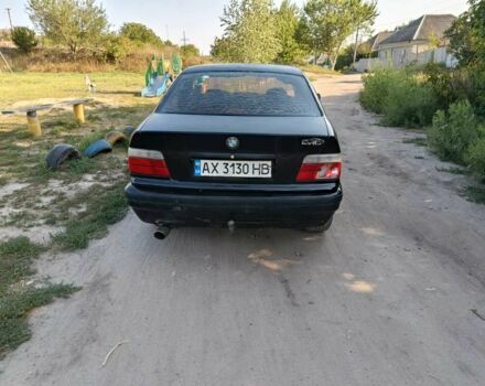 Черный БМВ 3 Серия, объемом двигателя 1.8 л и пробегом 300 тыс. км за 1200 $, фото 7 на Automoto.ua