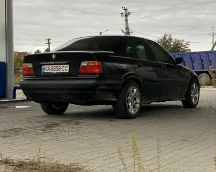 Чорний БМВ 3 Серія, об'ємом двигуна 1.8 л та пробігом 390 тис. км за 2750 $, фото 7 на Automoto.ua