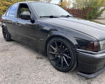 Черный БМВ 3 Серия, объемом двигателя 2 л и пробегом 380 тыс. км за 3800 $, фото 5 на Automoto.ua