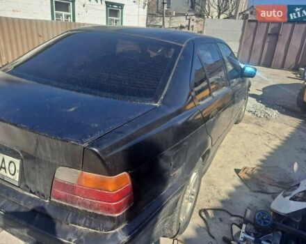 Черный БМВ 3 Серия, объемом двигателя 1.7 л и пробегом 370 тыс. км за 1100 $, фото 2 на Automoto.ua