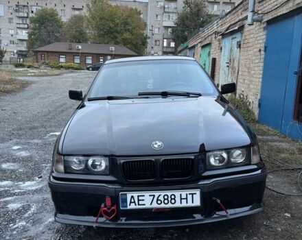 Черный БМВ 3 Серия, объемом двигателя 1.8 л и пробегом 170 тыс. км за 4000 $, фото 4 на Automoto.ua