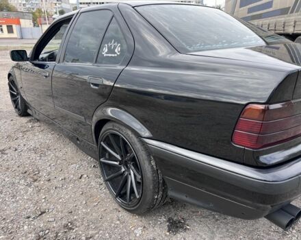 Черный БМВ 3 Серия, объемом двигателя 2 л и пробегом 380 тыс. км за 3800 $, фото 1 на Automoto.ua