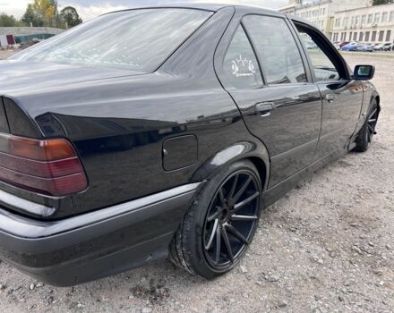 Черный БМВ 3 Серия, объемом двигателя 2 л и пробегом 380 тыс. км за 3800 $, фото 2 на Automoto.ua