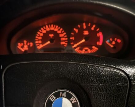 Черный БМВ 3 Серия, объемом двигателя 1.7 л и пробегом 280 тыс. км за 1300 $, фото 6 на Automoto.ua