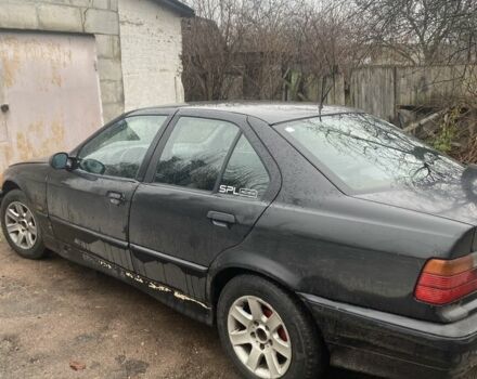 Черный БМВ 3 Серия, объемом двигателя 1.7 л и пробегом 280 тыс. км за 1300 $, фото 4 на Automoto.ua