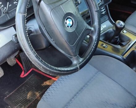 Чорний БМВ 3 Серія, об'ємом двигуна 1.9 л та пробігом 317 тис. км за 3000 $, фото 5 на Automoto.ua