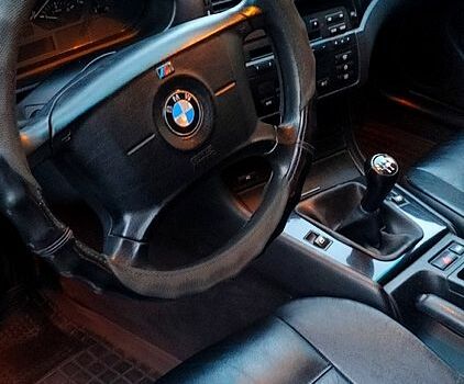 Чорний БМВ 3 Серія, об'ємом двигуна 2 л та пробігом 385 тис. км за 3500 $, фото 6 на Automoto.ua