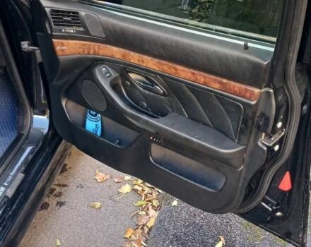 Черный БМВ 3 Серия, объемом двигателя 0 л и пробегом 265 тыс. км за 5500 $, фото 1 на Automoto.ua