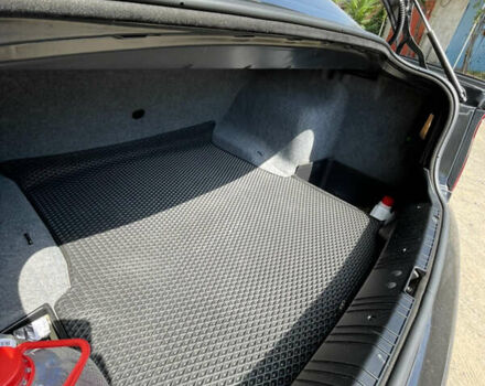 Чорний БМВ 3 Серія, об'ємом двигуна 2 л та пробігом 250 тис. км за 8000 $, фото 9 на Automoto.ua