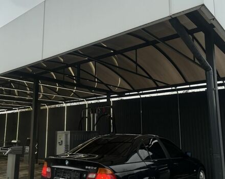 Черный БМВ 3 Серия, объемом двигателя 2 л и пробегом 400 тыс. км за 3700 $, фото 3 на Automoto.ua