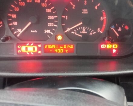 Черный БМВ 3 Серия, объемом двигателя 2 л и пробегом 270 тыс. км за 4500 $, фото 6 на Automoto.ua