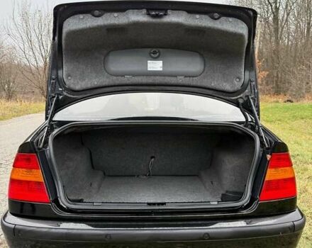 Чорний БМВ 3 Серія, об'ємом двигуна 1.9 л та пробігом 292 тис. км за 5500 $, фото 10 на Automoto.ua