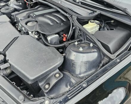 Черный БМВ 3 Серия, объемом двигателя 1.8 л и пробегом 270 тыс. км за 5000 $, фото 19 на Automoto.ua