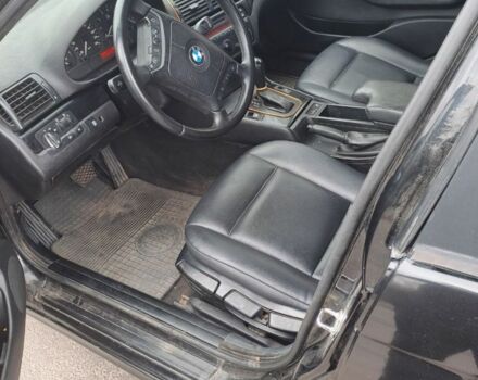 Чорний БМВ 3 Серія, об'ємом двигуна 1.8 л та пробігом 300 тис. км за 2950 $, фото 6 на Automoto.ua