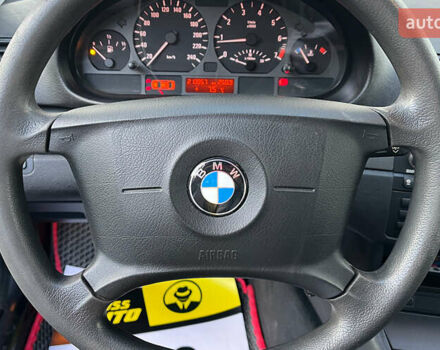 Черный БМВ 3 Серия, объемом двигателя 1.8 л и пробегом 210 тыс. км за 5300 $, фото 11 на Automoto.ua