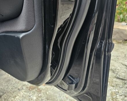 Черный БМВ 3 Серия, объемом двигателя 1.8 л и пробегом 270 тыс. км за 5000 $, фото 7 на Automoto.ua