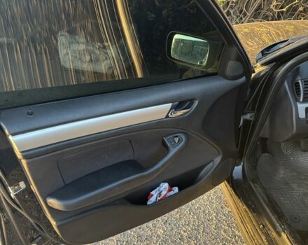 Чорний БМВ 3 Серія, об'ємом двигуна 2 л та пробігом 300 тис. км за 2700 $, фото 4 на Automoto.ua