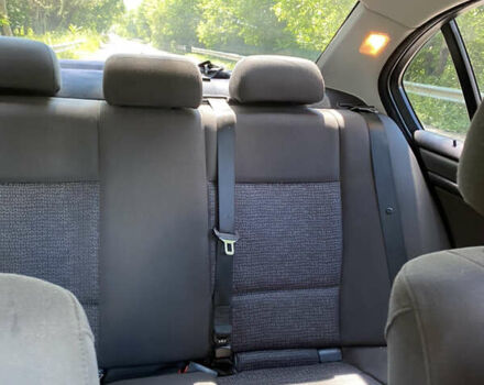 Чорний БМВ 3 Серія, об'ємом двигуна 1.8 л та пробігом 300 тис. км за 5500 $, фото 4 на Automoto.ua