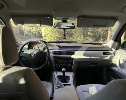 Черный БМВ 3 Серия, объемом двигателя 2 л и пробегом 262 тыс. км за 5600 $, фото 7 на Automoto.ua