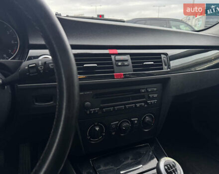 Черный БМВ 3 Серия, объемом двигателя 2 л и пробегом 203 тыс. км за 5350 $, фото 15 на Automoto.ua