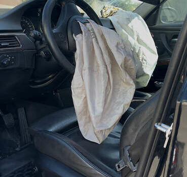 Чорний БМВ 3 Серія, об'ємом двигуна 3 л та пробігом 168 тис. км за 5555 $, фото 12 на Automoto.ua