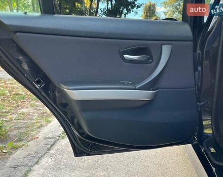 Чорний БМВ 3 Серія, об'ємом двигуна 2 л та пробігом 225 тис. км за 7590 $, фото 26 на Automoto.ua