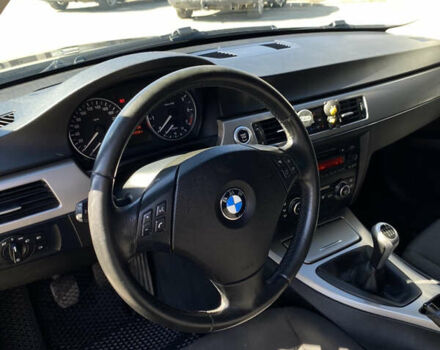 Черный БМВ 3 Серия, объемом двигателя 2 л и пробегом 212 тыс. км за 6650 $, фото 7 на Automoto.ua