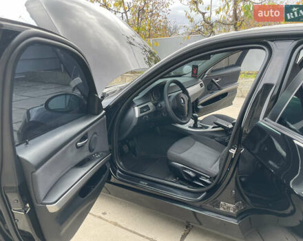 Чорний БМВ 3 Серія, об'ємом двигуна 2 л та пробігом 318 тис. км за 6999 $, фото 43 на Automoto.ua