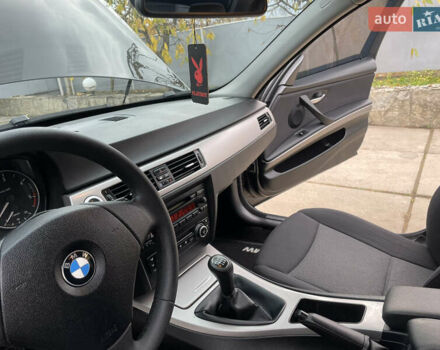 Чорний БМВ 3 Серія, об'ємом двигуна 2 л та пробігом 318 тис. км за 6999 $, фото 41 на Automoto.ua