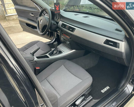 Чорний БМВ 3 Серія, об'ємом двигуна 2 л та пробігом 318 тис. км за 6999 $, фото 49 на Automoto.ua