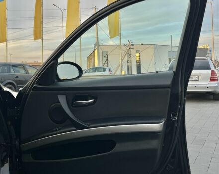 Чорний БМВ 3 Серія, об'ємом двигуна 2 л та пробігом 259 тис. км за 6600 $, фото 15 на Automoto.ua