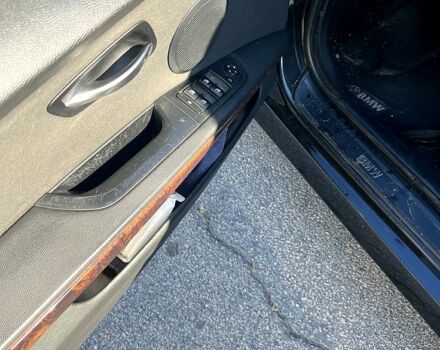 Черный БМВ 3 Серия, объемом двигателя 2 л и пробегом 230 тыс. км за 8300 $, фото 6 на Automoto.ua