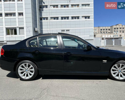Чорний БМВ 3 Серія, об'ємом двигуна 3 л та пробігом 178 тис. км за 10500 $, фото 2 на Automoto.ua