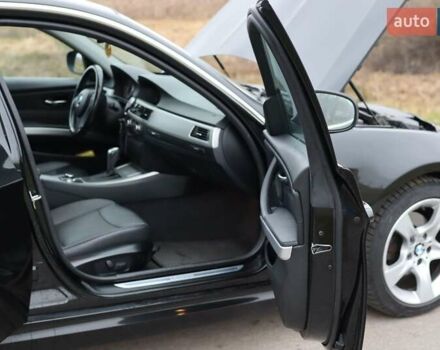Черный БМВ 3 Серия, объемом двигателя 2 л и пробегом 329 тыс. км за 10400 $, фото 4 на Automoto.ua